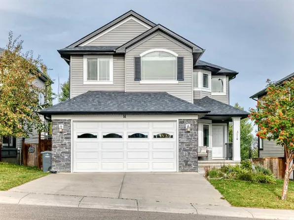 14 W Westmount Way, Okotoks, AB T1S 2L3