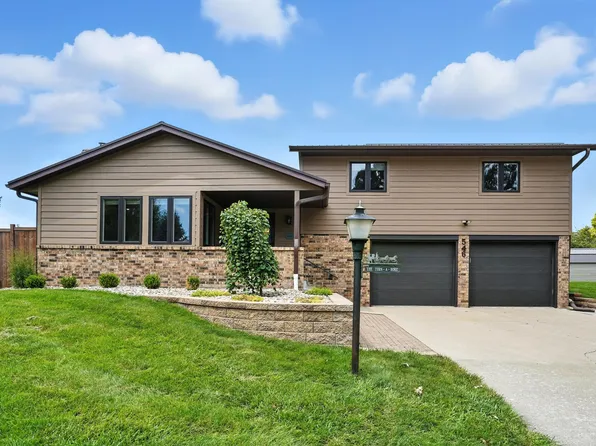 546 Westwood Dr, Nevada, IA 50201