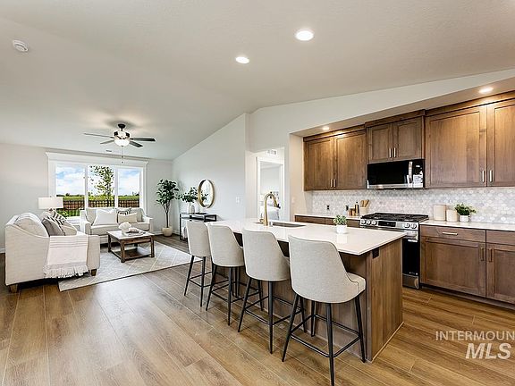 4th image of 7136 S Gamely Ave