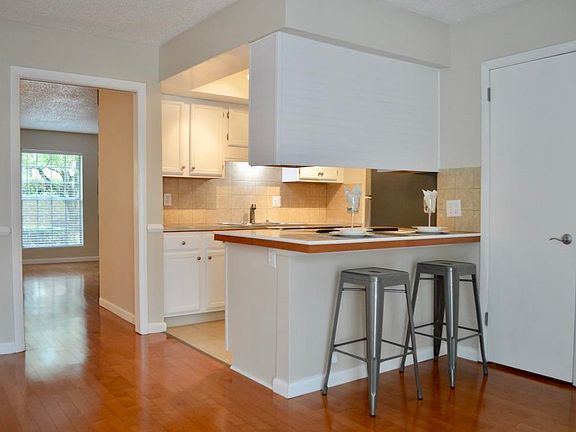5th image of 7914 Gleason Dr APT 1031