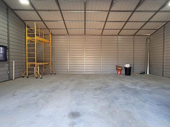 4th image of 3605 Nesom Rd