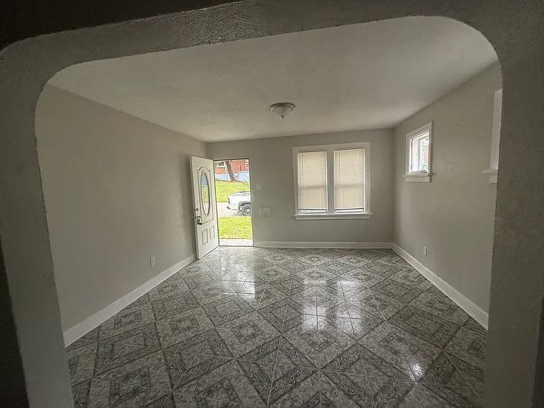 4519 June Ave — Photo 6