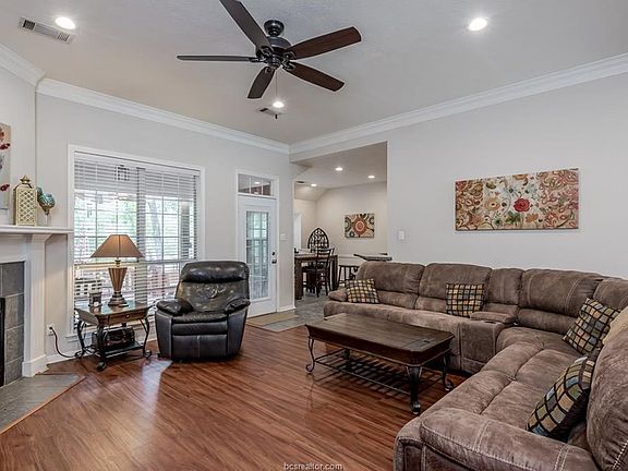 3rd image of 1811 White Stone Dr