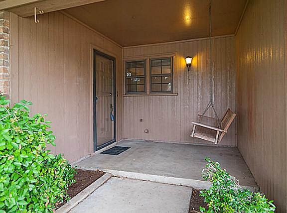 3rd image of 3209 Meadowmoor St
