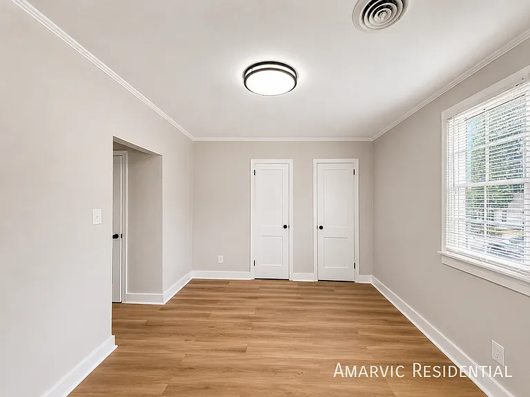 1107 College St #B — Photo 7