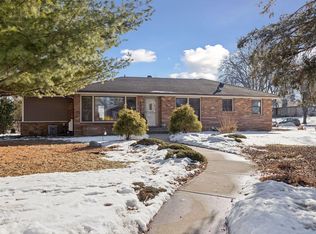 1512 Transit Ave, Roseville, MN 55113