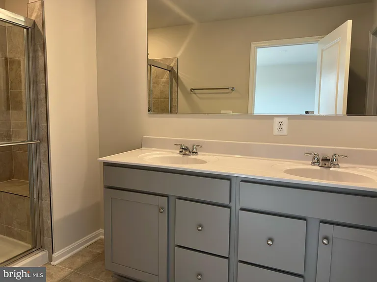 19 Winterplace Dr — Photo 12