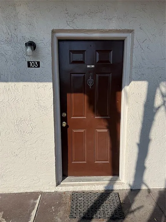 Building Photo - 9209 Tudor Dr #C103