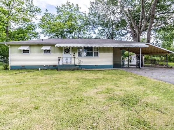 325 Garden Ave SE, Lindale, GA 30147