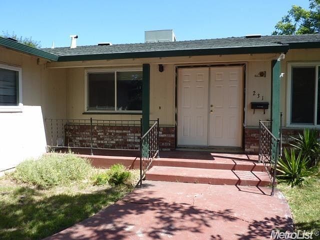 1st image of 231 E Glencannon St