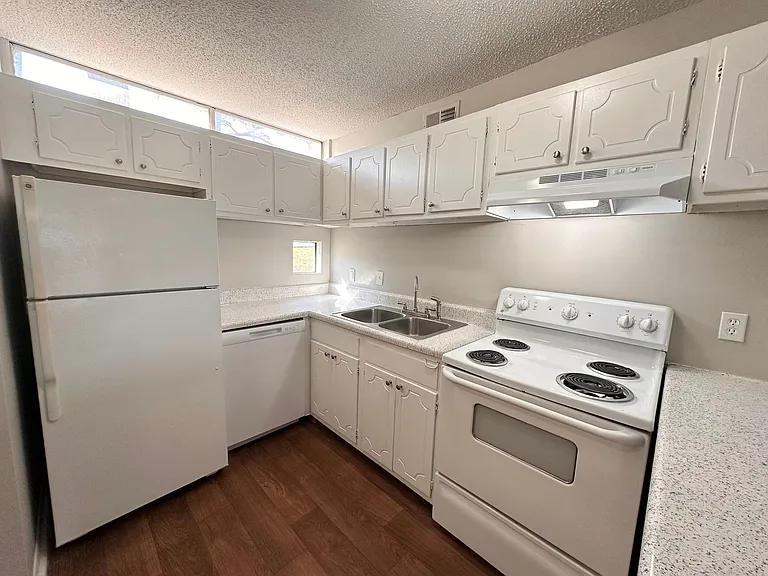 The Hammond Apartments — Photo 126