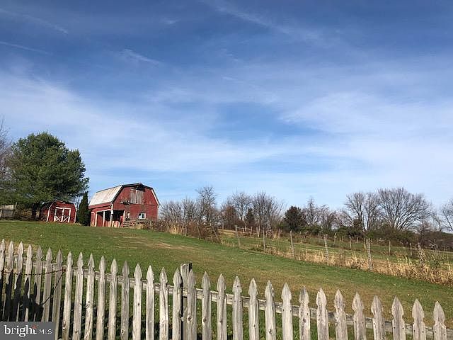 2nd image of 5208 Freter Rd