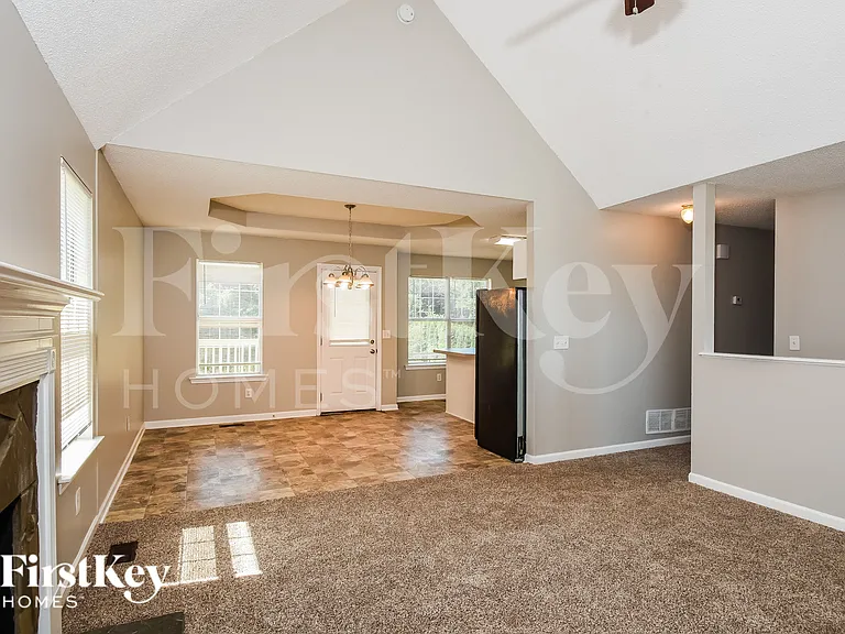 212 Station Way — Photo 3