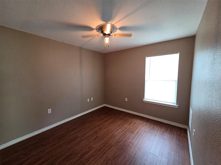 438 Spence Ln — Photo 21