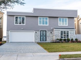 3372 Hewlett Ave, Merrick, NY 11566