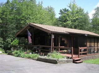 133 Country Ct, Long Pond, PA 18334