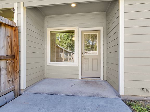 3rd image of 15841 Beechnut Dr