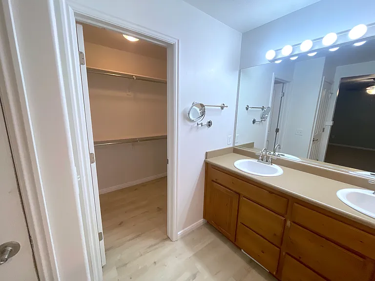 1875 S Spring Creek Dr — Photo 11