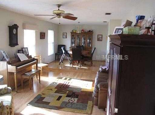 3rd image of 134 Carriage Hill Dr