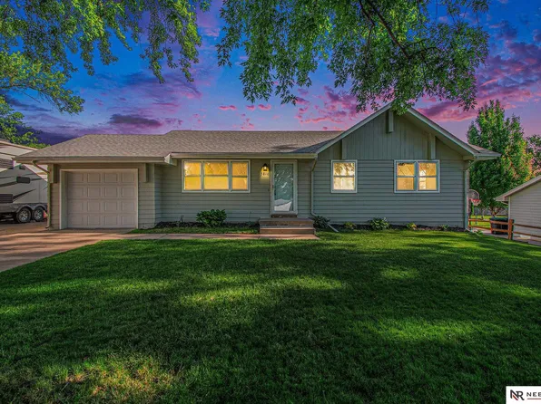 5810 Read St, Omaha, NE 68152