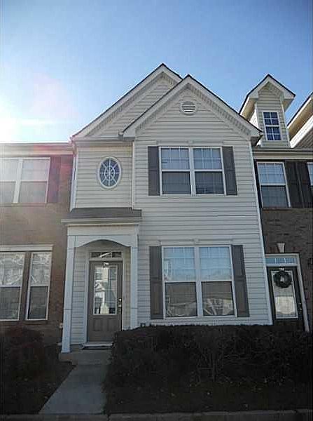1st image of 2704 Heathrow Dr