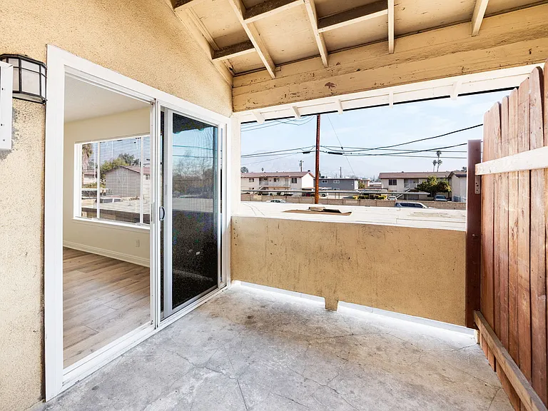 Golden Date Apartments — Photo 18