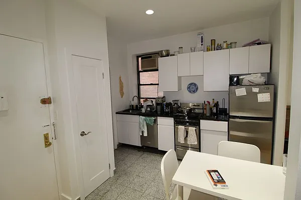 Rented by Mossanen Group | media 31