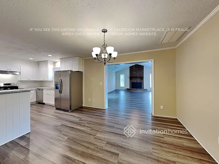 812 E John St — Photo 8