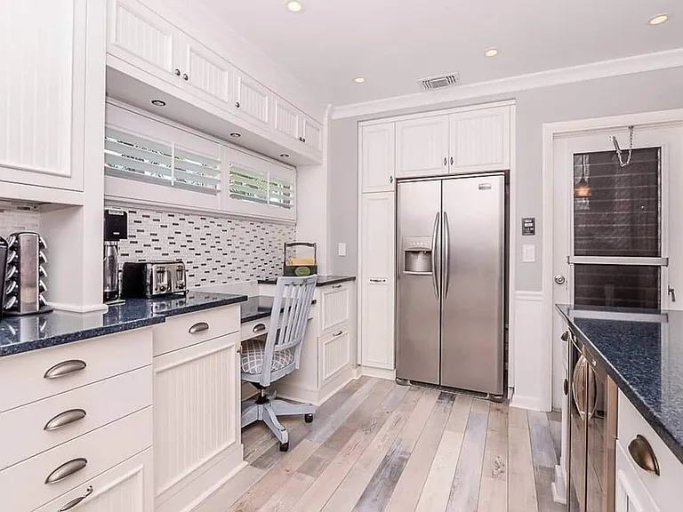 4031 NE Breakwater Dr — Photo 14