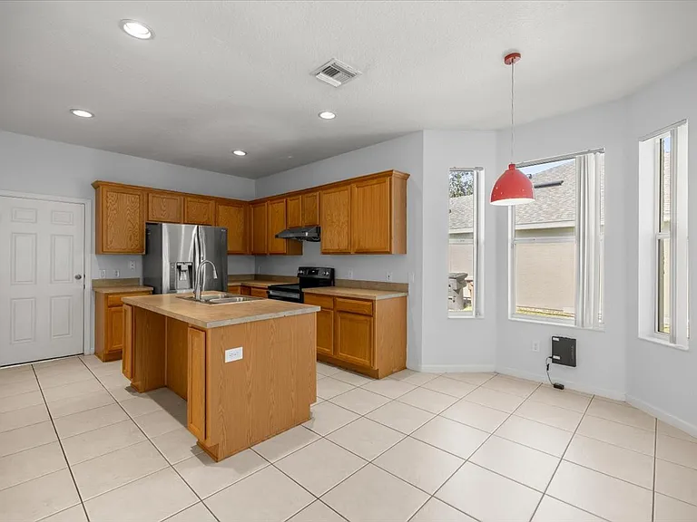 5073 SW 40th Pl — Photo 11