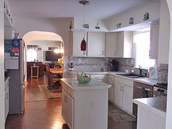 2nd image of 56 Knollwood Dr