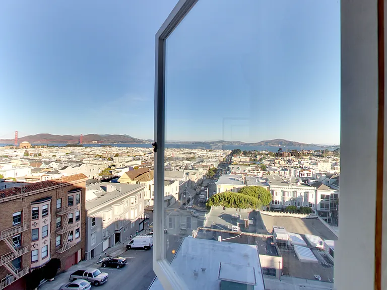 2090 Green Street (003r) — Photo 29