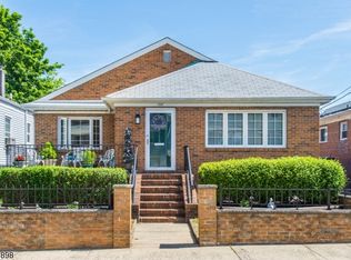 129-31 W 53rd St, Bayonne, NJ 07002