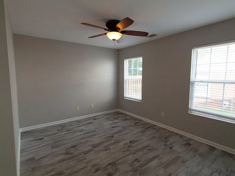 318 Vanderbilt Dr — Photo 24
