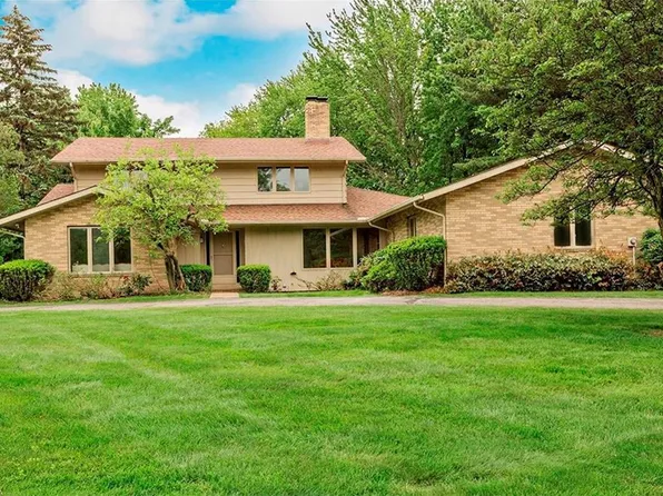 8 Daisy Ln, Pepper Pike, OH 44124