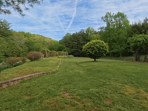 87th image of 230 Woodside Ln
