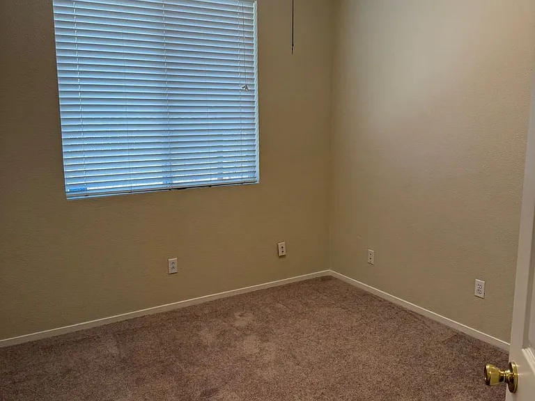 675 Bridgeford Dr — Photo 12