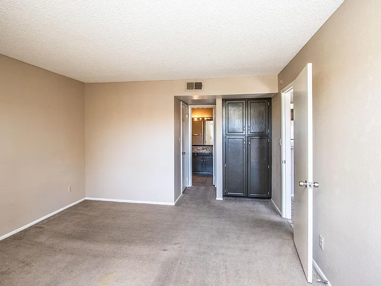540 N May St #3143 — Photo 14