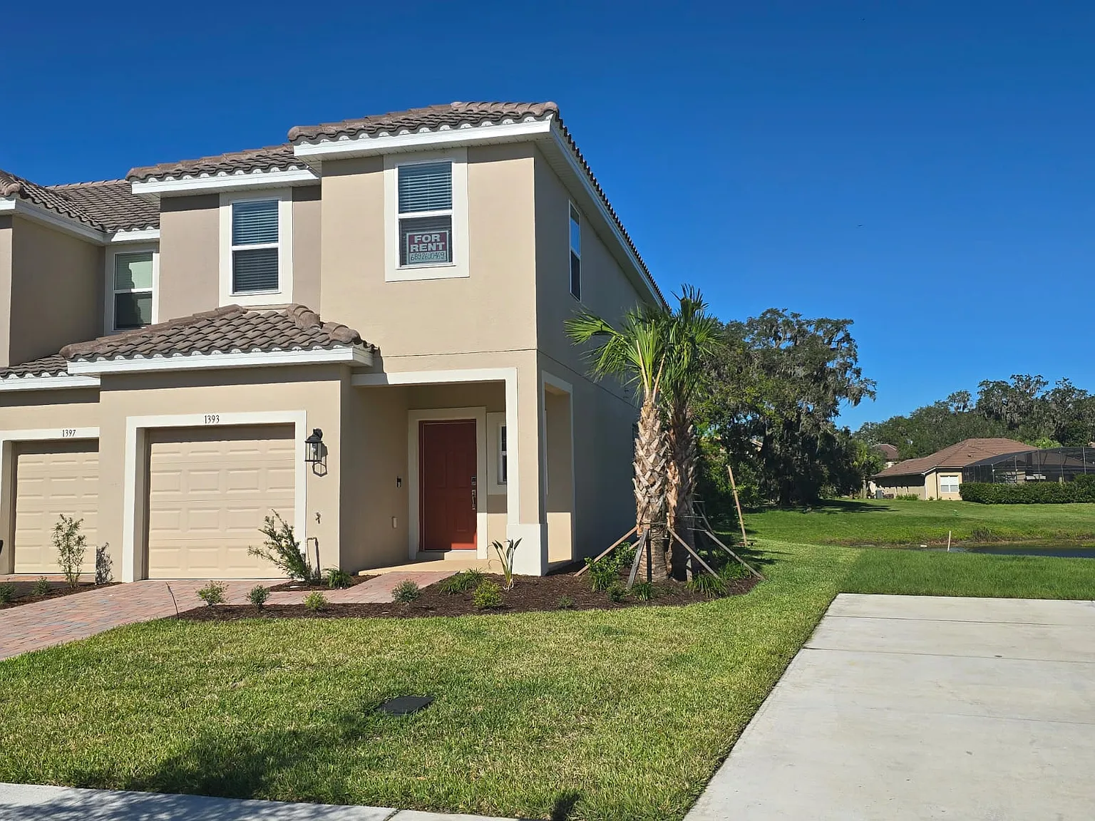 3 bed, 2.5 bath, 1555 sqft, $2,120 — Photo 1