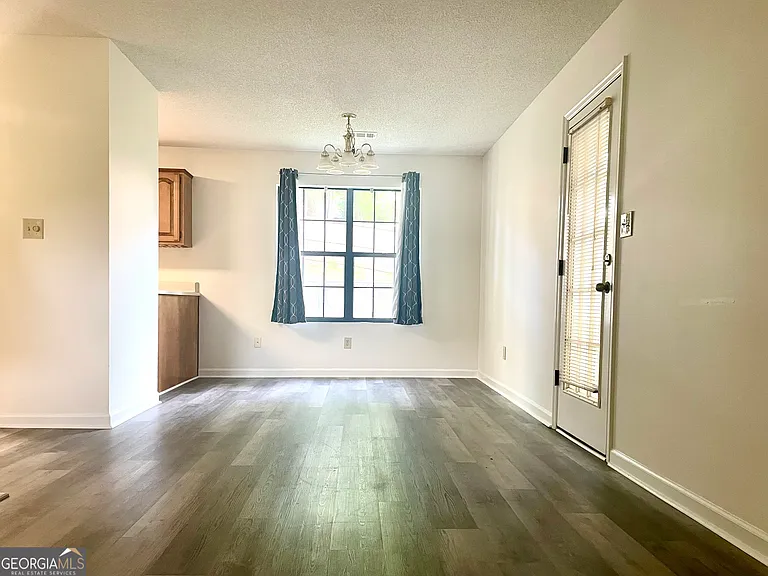 102 Ridgestone Ct — Photo 5