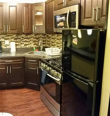 Sold by R New York | media 8