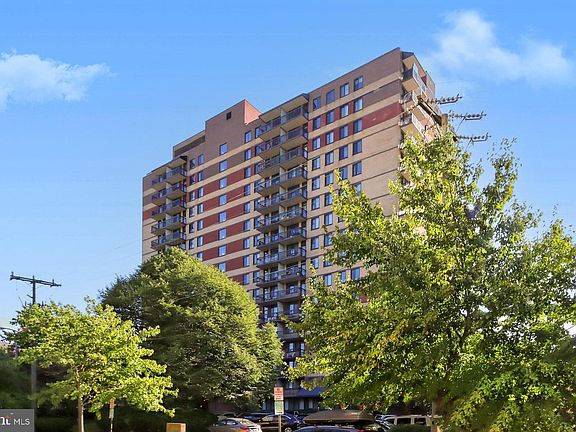 2nd image of 801 N Pitt St APT 707