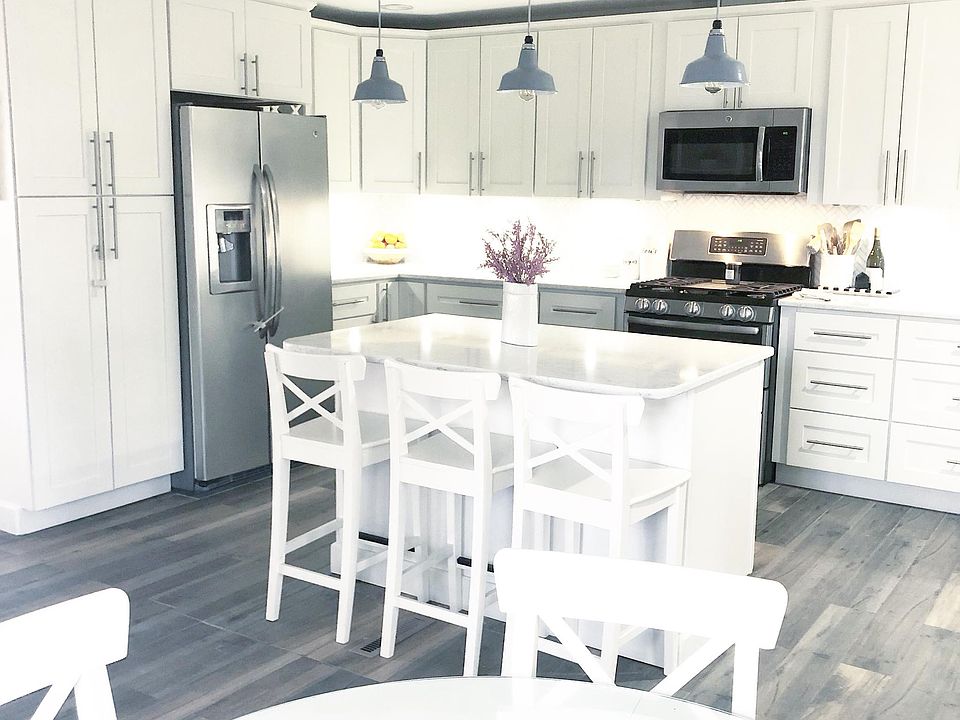 1st image of 905 Sunglow St