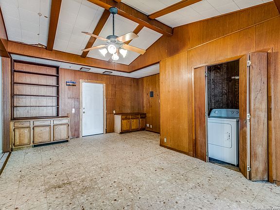 5th image of 210 Stardust Dr