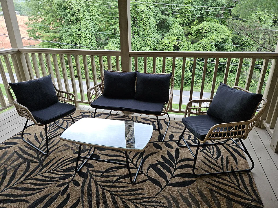 160 Whitney Blvd #4