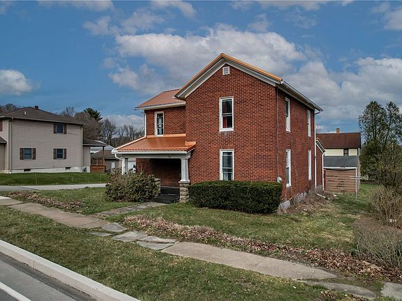 3rd image of 136 Clarksville St