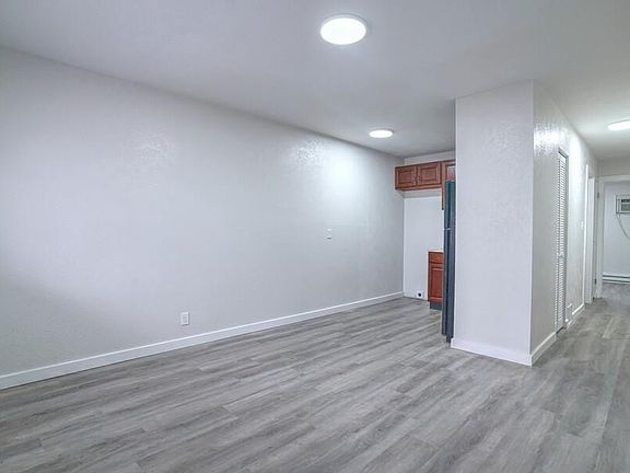 4th image of 1101 E Bronson St #F