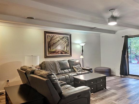 5th image of 804 Eastcliff Dr