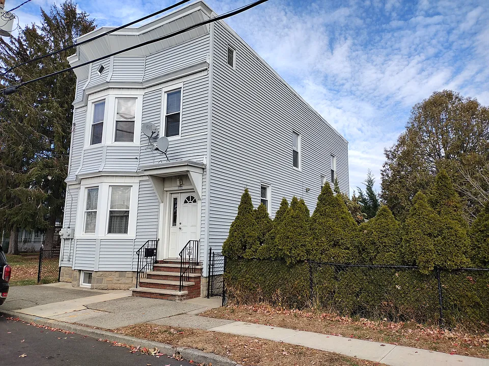 477 Broad St #2
