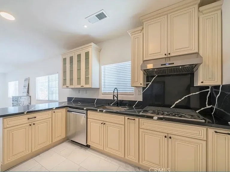 10692 Frances Ave — Photo 19